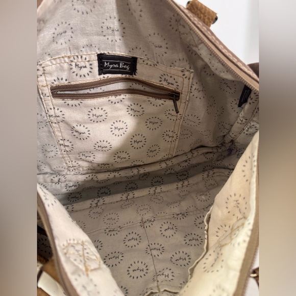 Myra Bag Tan and Cream Floral Weekender Bag - Picture 9 of 10